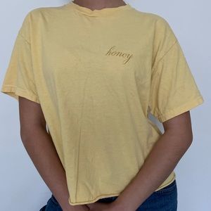Brandy Melville “Honey” Shirt💛💛